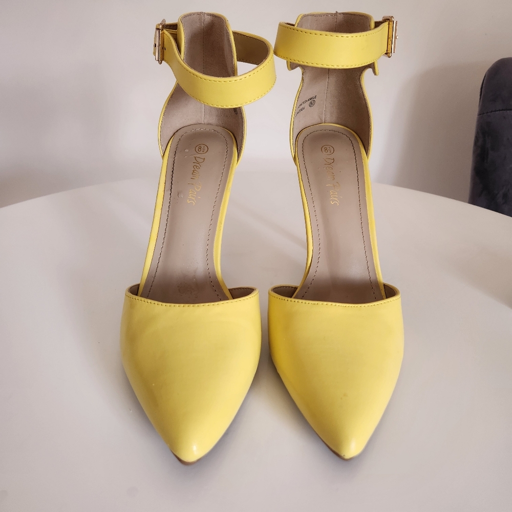 Dream Pairs Ankle Strap Heels Yellow Size 8.5